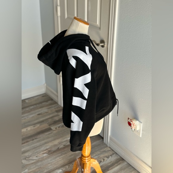 Zyia Active Cropped Hoodie - Picture 4 of 6